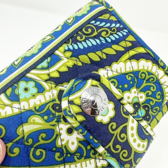 VERA BRADLEY SNAPPY BI-FOLD WALLET PAISLEY RHYTHM & BLUES‎ - Picture 3 of 10